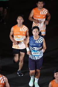 BIB: 21711, 40839
                            <button type="button" onclick="openModal(23003769)" class="btn btn-primary btn-sm float-right btn-popup" data-toggle="modal" data-target=".modal-high-quality">
                        <i class="fas fa-shopping-cart"></i> Add to Cart
                    </button>
                                            <button type="button" onclick="isThisMe(23003769, true)" class="btn btn-success btn-sm float-right btn-popup btn-isme hidden" data-toggle="tooltip" data-placement="bottom" title="นี่คือรูปของคุณใช่ไหม คลิกที่นี่เพื่อเอาเข้าอัลบั้ม">
                        <i class="fas fa-plus"></i> Add to album
                    </button>
                    <button type="button" onclick="isThisMe(23003769, false)" class="btn btn-warning btn-sm float-right btn-popup btn-isnotme hidden">
                        <i class="fas fa-ban"></i> Remove from album
                    </button>